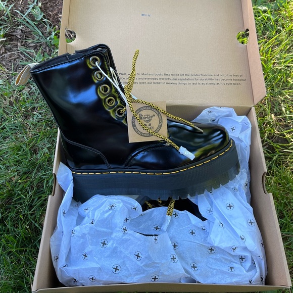 NEW Dr. Martens Vegan Jadon Max Platform Boots Size 10 - Picture 13 of 14